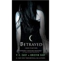 A House of Night Novel: Book 2 - Betrayed (Paperback)