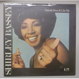 Shirley Bassey ‎– Nobody Does It Like Me (LP)